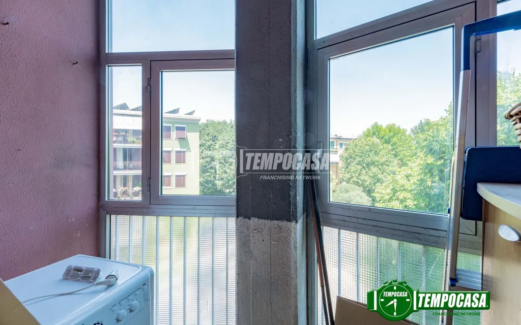 Balcón - Three-Bedroom Apartment with Triple Exposure in Milan