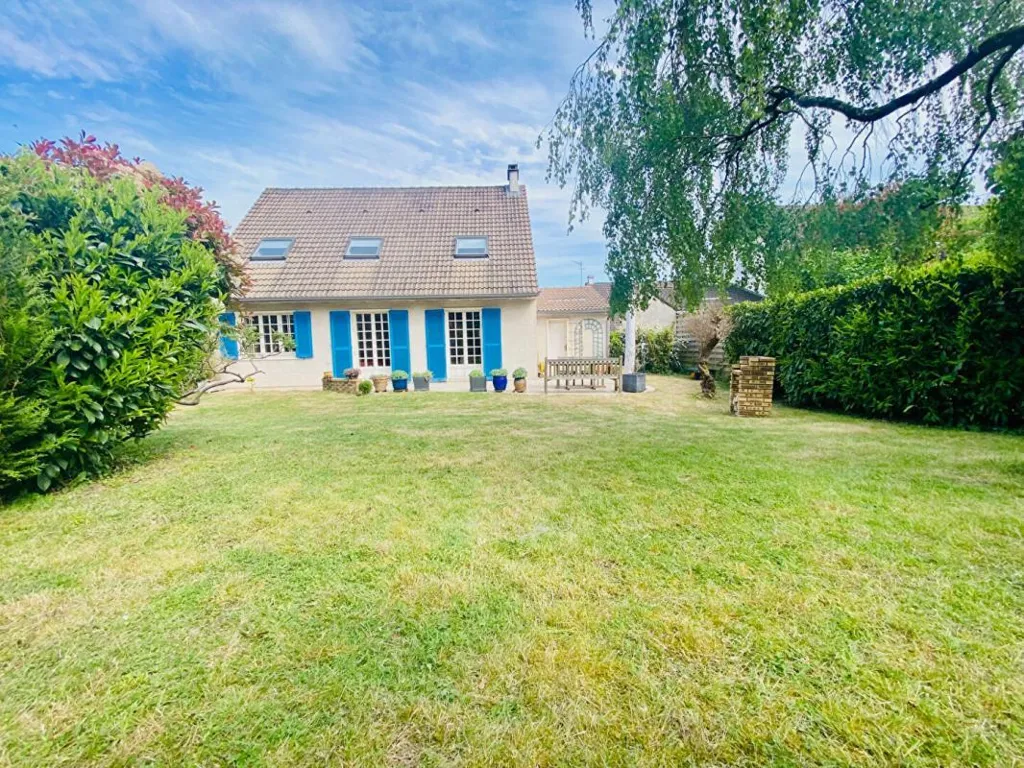 Aed - House with Forest View near Paris