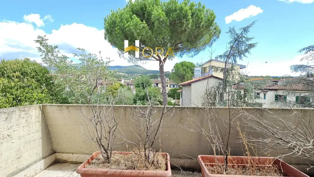 Terrasse - Quadrilocale with Balcony in Florence