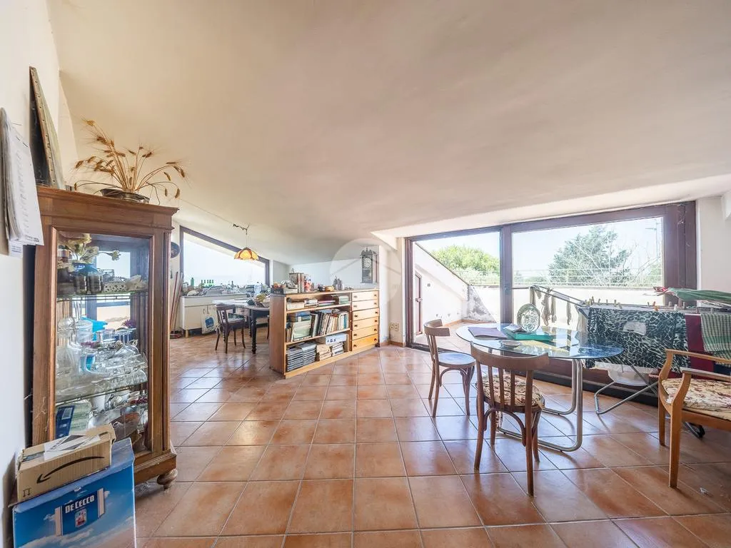 Salle à manger - Versatile Villa with Olive Grove in Guidonia Montecelio