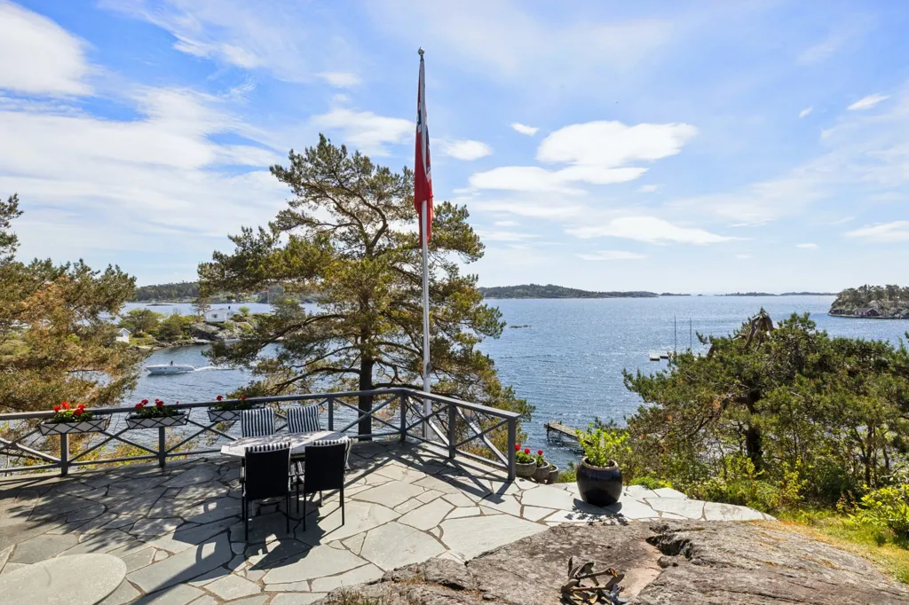 Terrasse - Architectural Detached House with Private Pier in Groos
