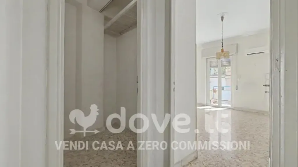 Esik - Spacious Apartment with Balcony in Palermo