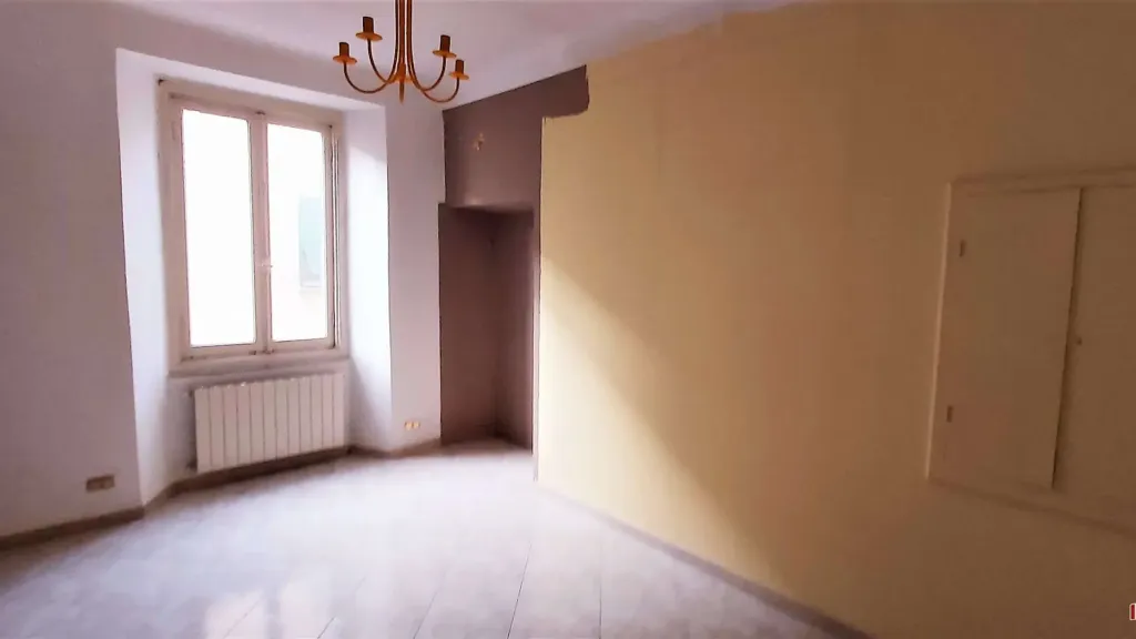 Toad - Spacious Apartment with Central Location in Campomorone