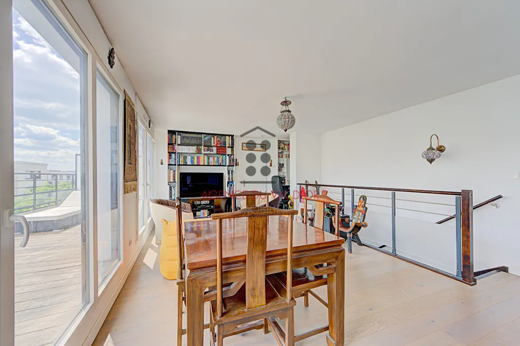Sala da pranzo - Duplex Flat with Terrace in Suresnes République