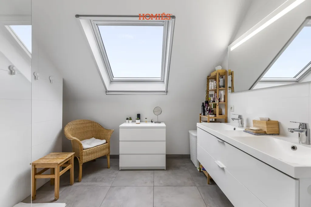 Salles de bain - Duplex avec 2 Terrasses au Cœur de Bierbeek