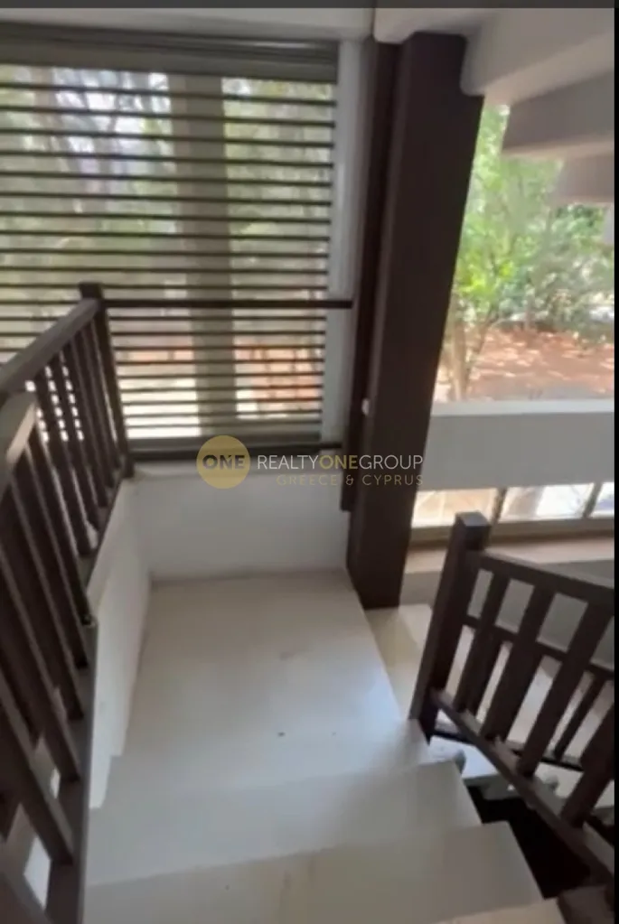 Toad - Corner Shop with Unrestricted View in Strovolos