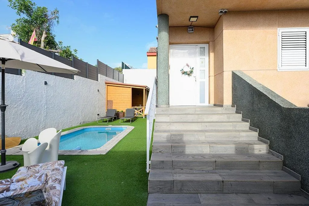 Bassein - Terraced House with Pool in Las Mesas