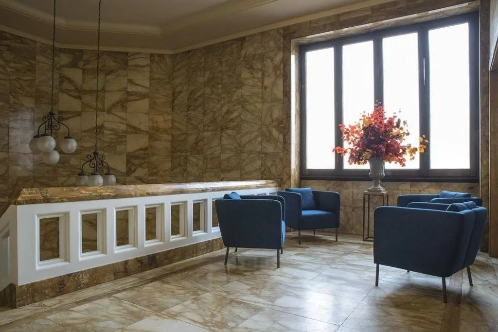 Esik - 18-Bedroom Apartment with Panoramic Views in Florence