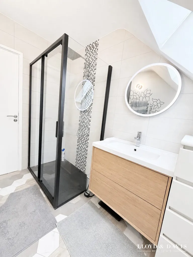 Salles de bain - Pavillon Familial au Calme avec Vue Dégagée à Pierrefonds