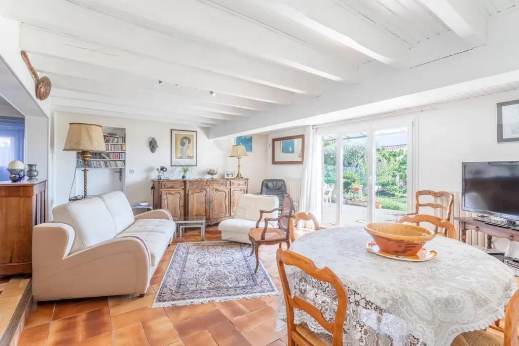 Living Room - Spacious Villa with Terraces in Allauch