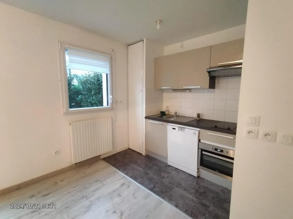 Köök - 3-Bedroom Flat with Terrace in Sautron