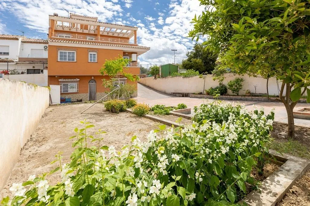 Giardino - Chalet with Pool and Terrace in Huétor Vega