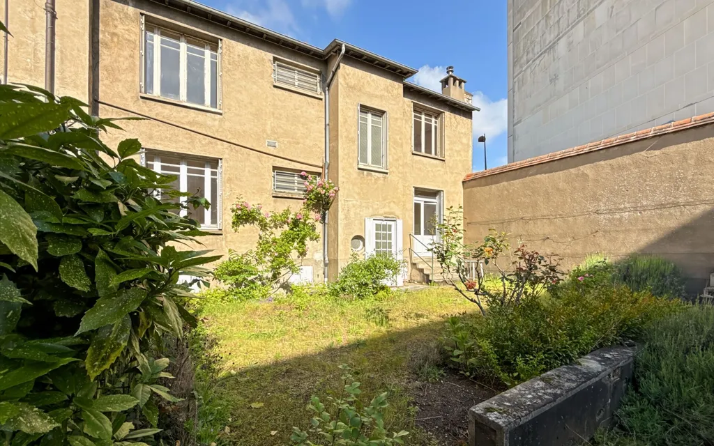 Jardin - Appartement Charmant à Rénover à Orléans