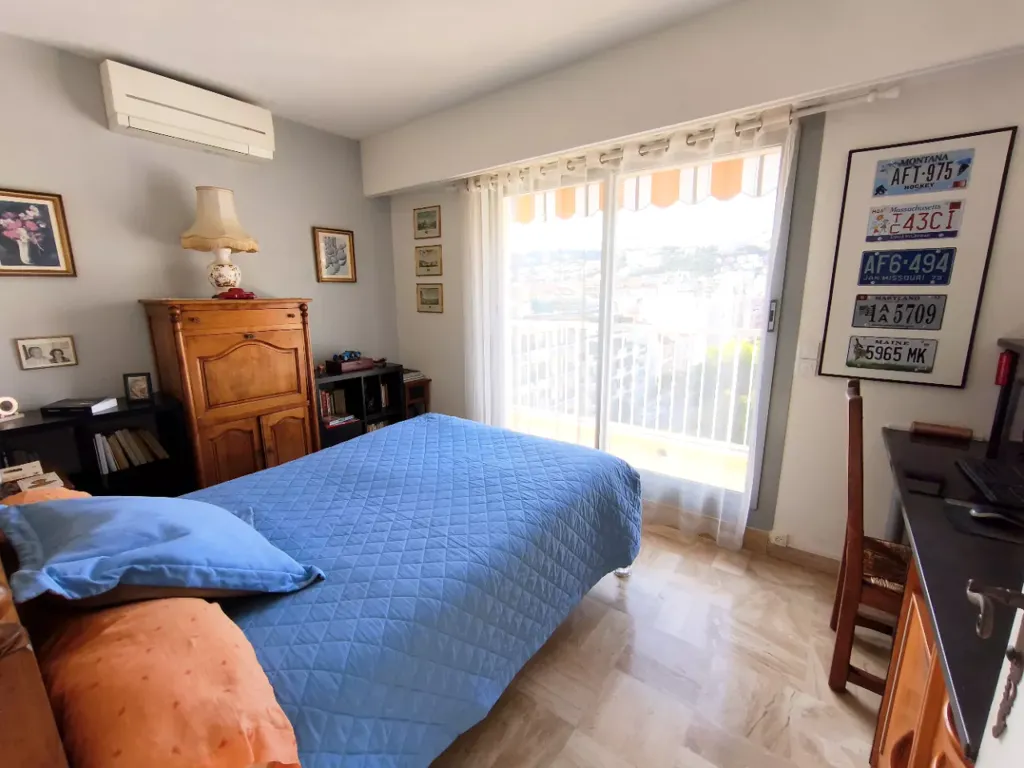Chambres - Appartement en Dernier Étage avec Terrasses à Nice