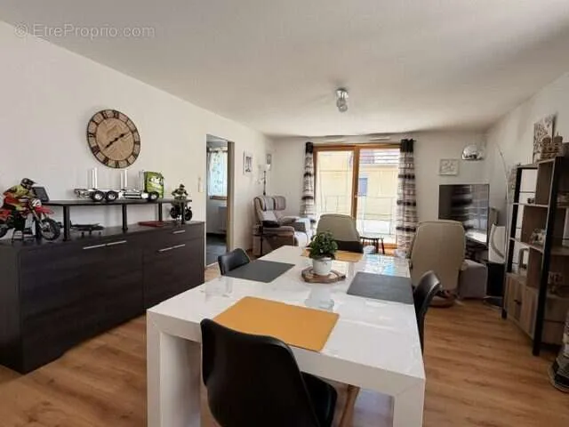 Salle à manger - Appartement avec balcon et garage à Pontarlier