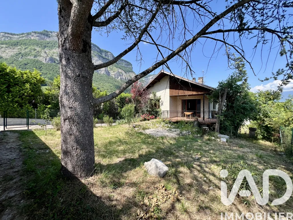 Jardin - Maison Traditionnelle au Calme avec Vue Montagne à Bernin
