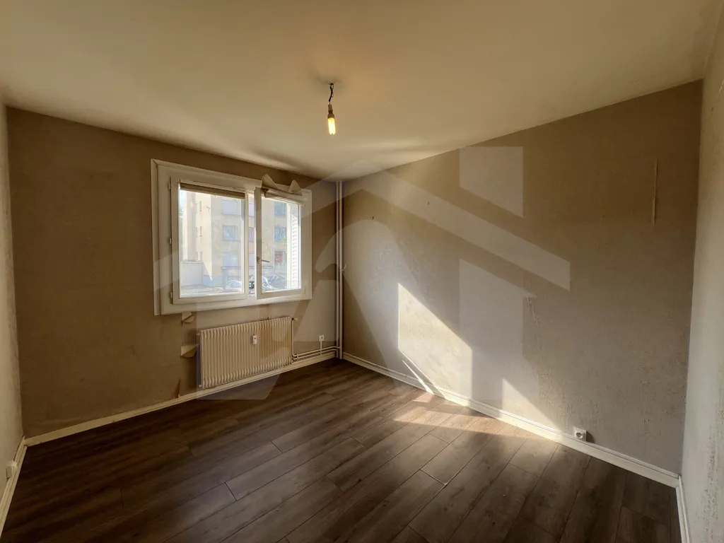 Pièces - Appartement 2P+C avec Parking à Fontaine