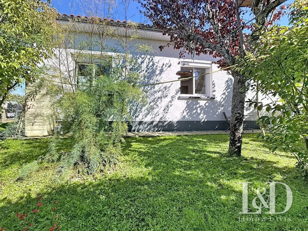 Garden - Renovated House with Garden in Royan