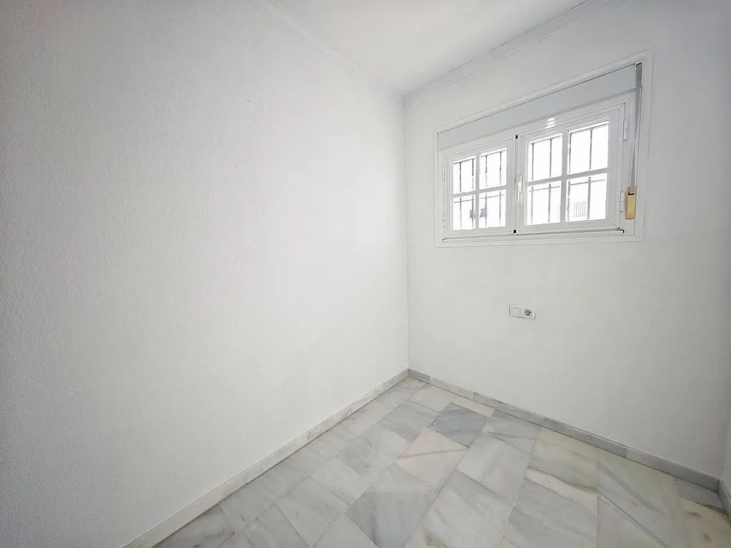 Rooms - Apartment with Balcony in Urban Centre, Chiclana