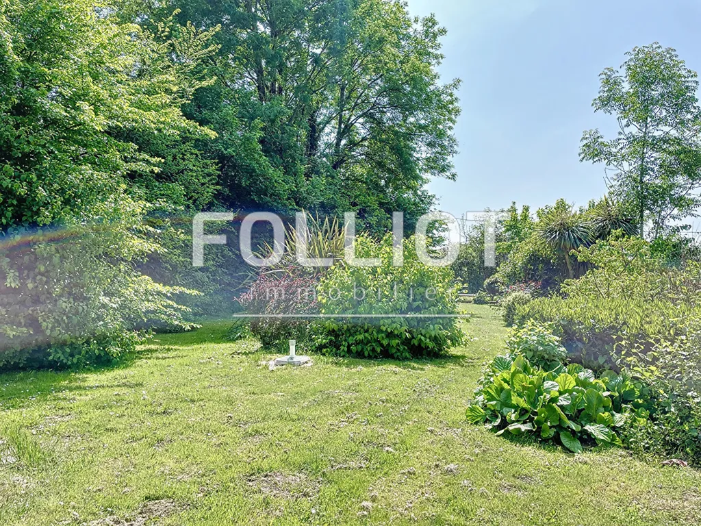Aed - Hotel/Restaurant House with Garden in Trelly