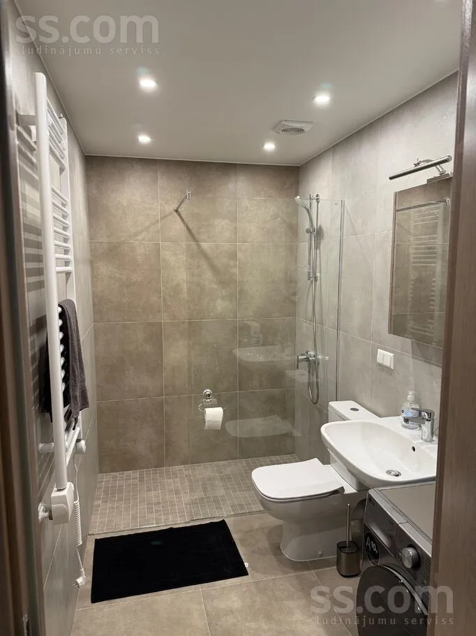 Salles de bain - Two-Bedroom Flat with Balcony in Riga