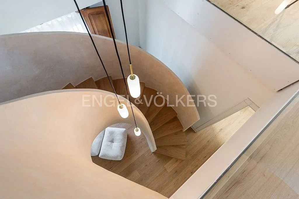 Toad - Renovated Penthouse with Terraza in La Seu