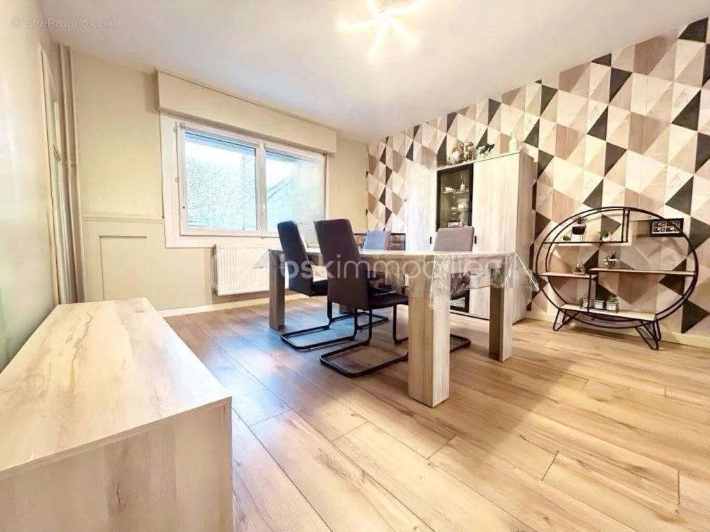 Söögituba - Functional 5-Piece Villa with Garden in Roéulx