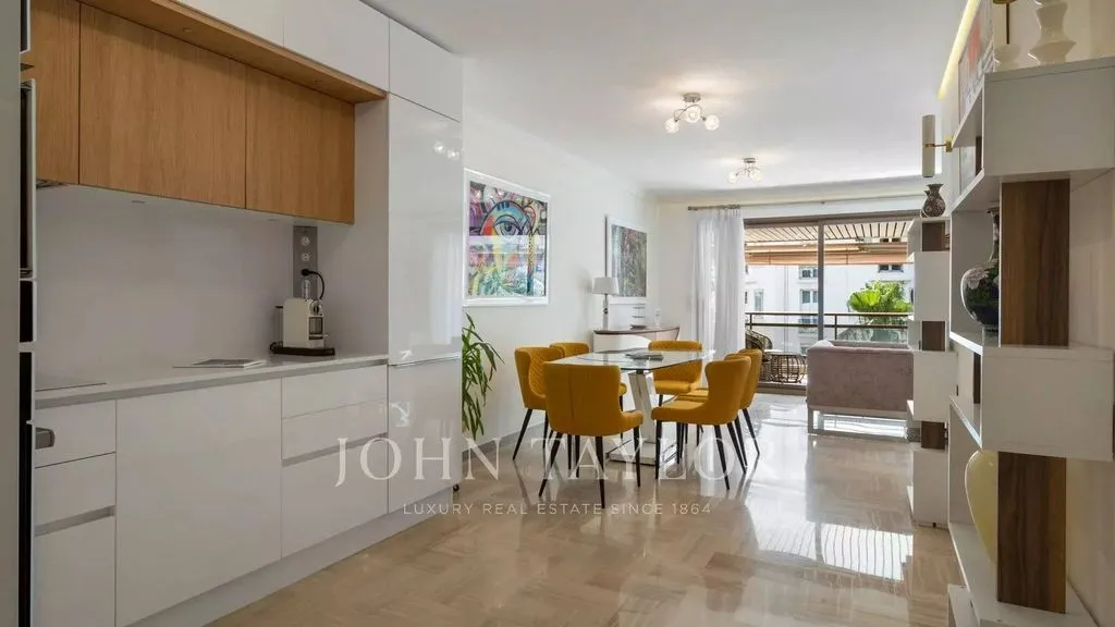 Kitchen - Luxury Flat with Sea View in Cannes