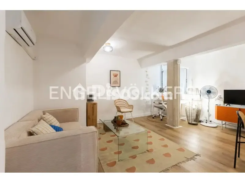 Elutuba - Fully Renovated Flat in En Corts, Valencia