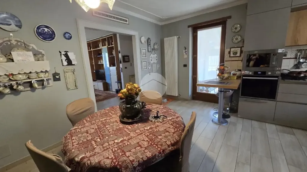 Salle à manger - Rustic Villa with Private Garden in San Benigno Canavese