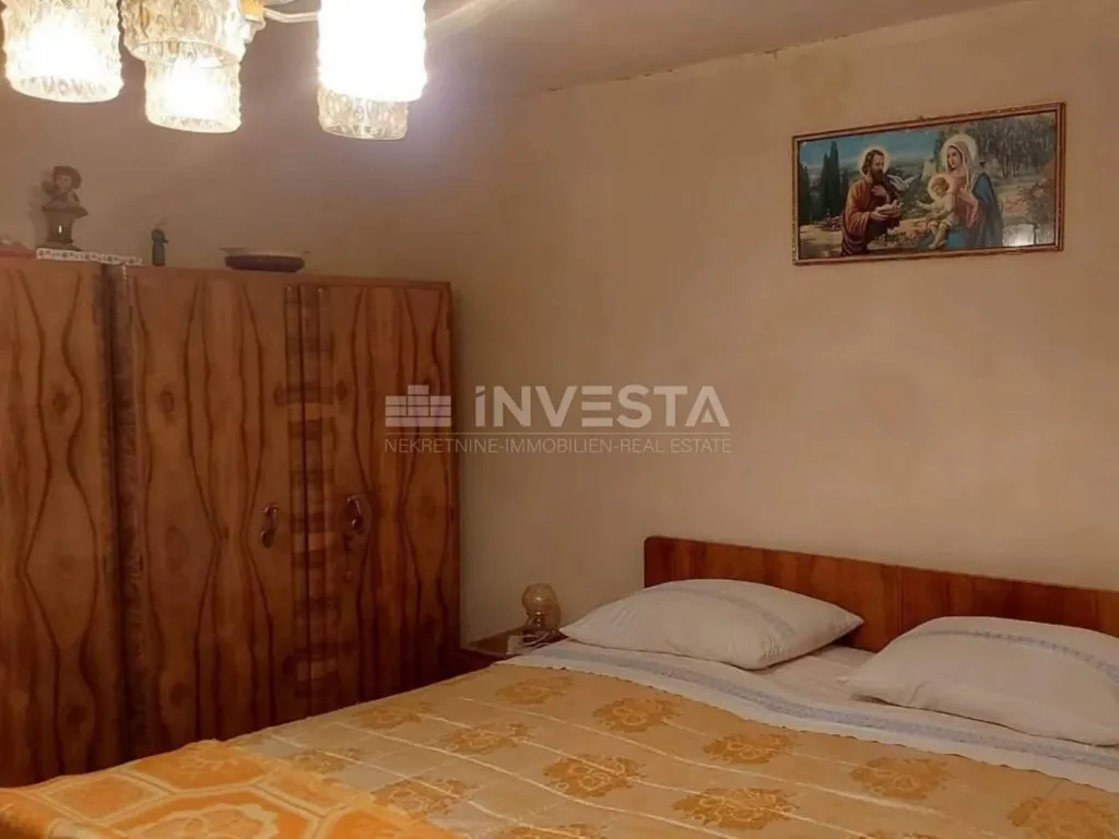 Chambres - Authentic Stone House with Multiple Entrances in Bale