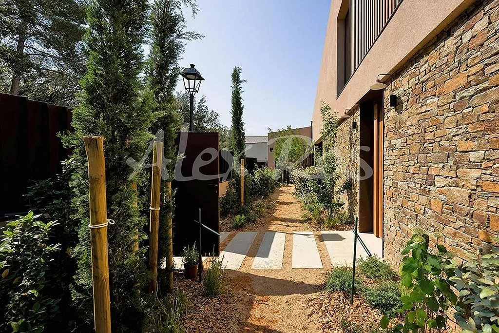 Aed - Independent House with Pool in Regencós