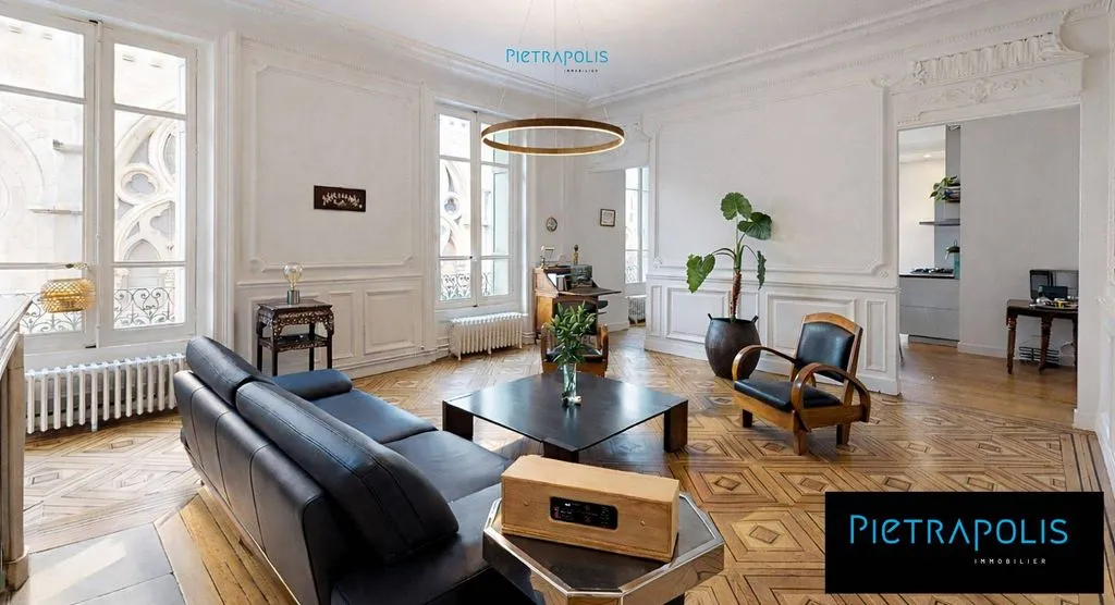 Living Room - Characterful Flat with Church View in Lyon 7th