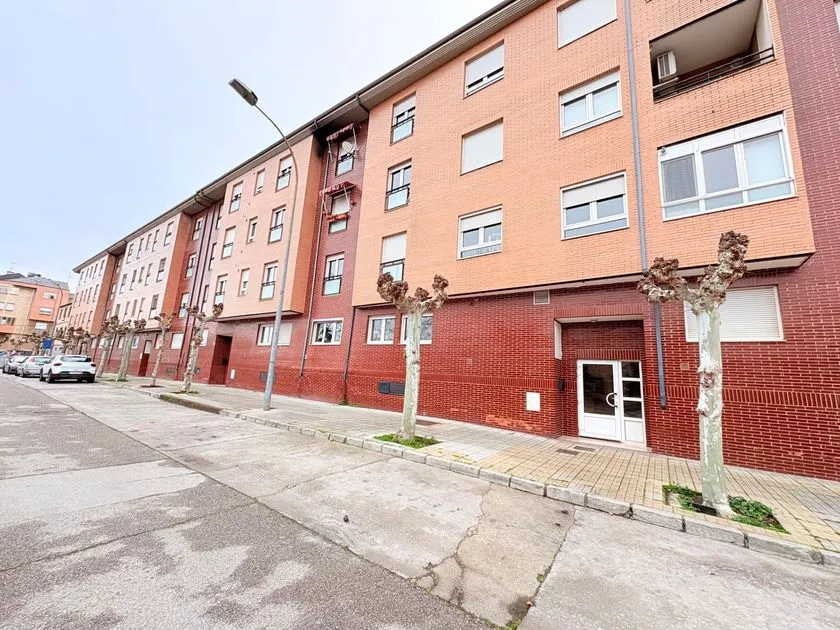 Esterno - Apartment with Private Parking in Ponferrada