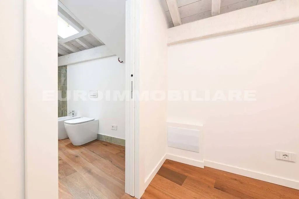 Salles de bain - Luxury Penthouse with Panoramic View in Brescia