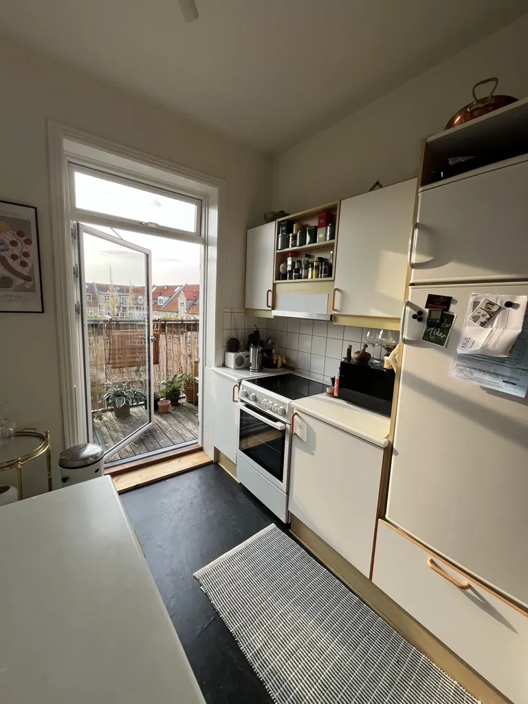 Köök - Two-Bedroom Flat with Balcony near Botanical Garden