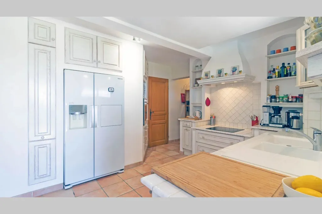 Cucina - Provençal Villa with Panoramic View near Saint-Tropez