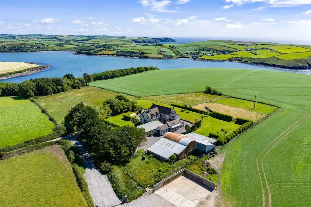 Õhuvaade - 5 magamistoaga maja asukohas Kinsale