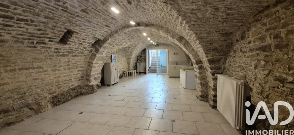Pièces - Demeure du XVIIe Siècle à Château-Chalon