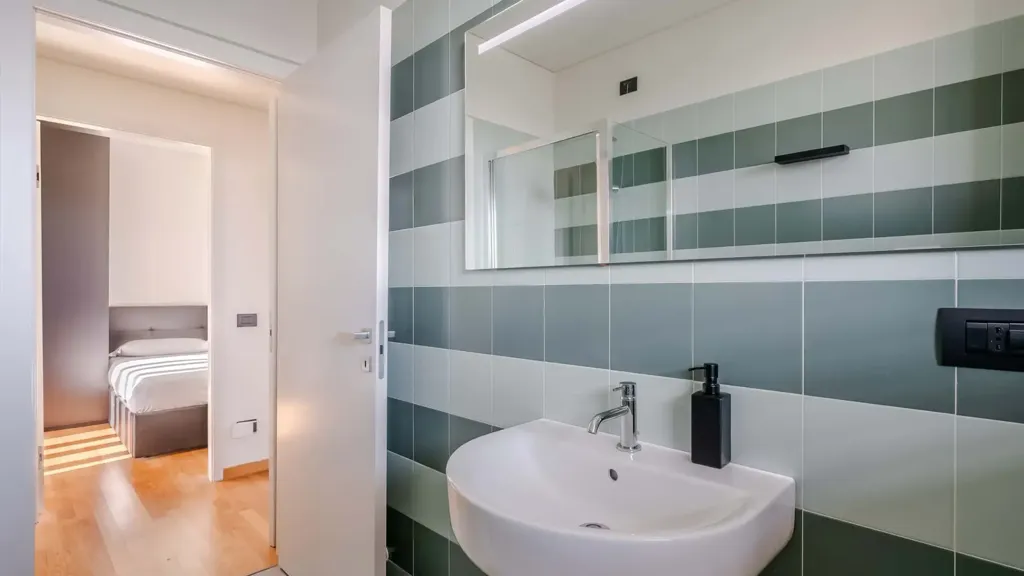 Salles de bain - Apartment with City View and Pool in Milan