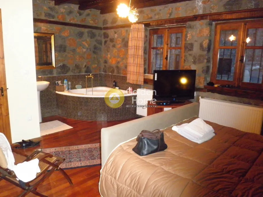 Vannitoad - Detached Villa with Garden in Végoritida