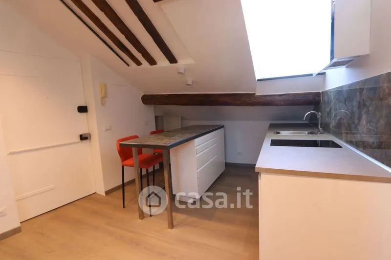 Cuisine - Rustic Loft with City View in Genoa