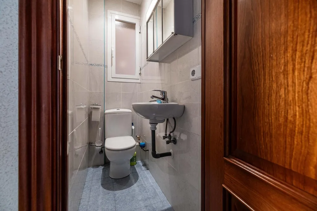 Salles de bain - Apartment with Terrace in Guindalera, Madrid