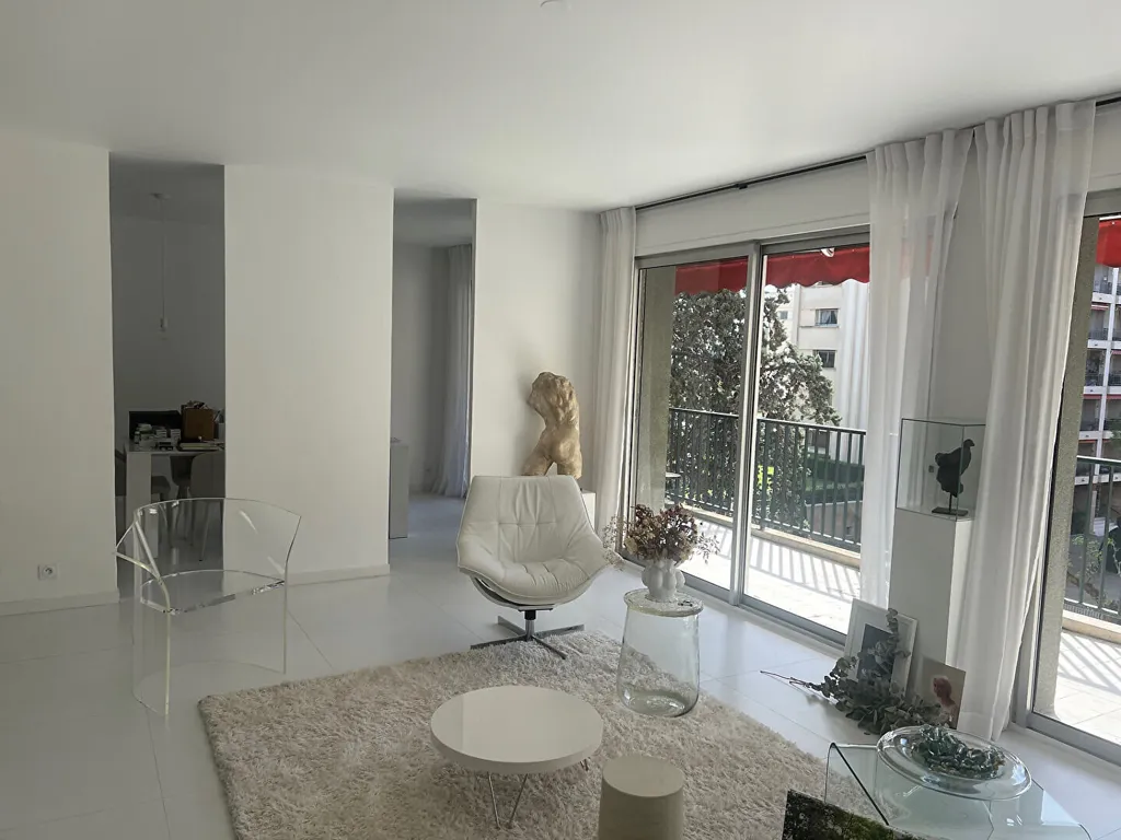 Elutuba - Luxury Apartment with South-Facing Terrace in Aix-en-Provence