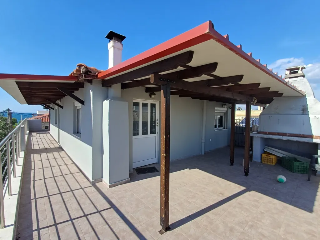 Terrasse - Flat with Panoramic View in Thessaloniki Suburbs