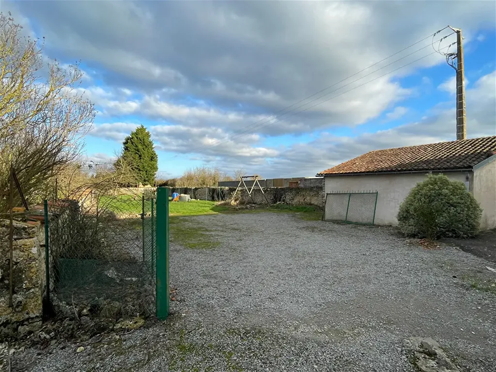 Maison 4 pièces à Doux