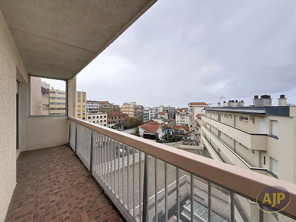 Rõdu - Balcony Flat in Arcachon Centre