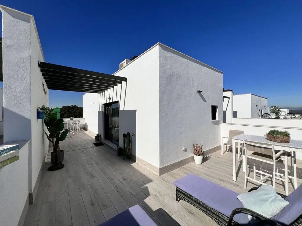 Terrazza - Modern Villa with Golf View in San Roque