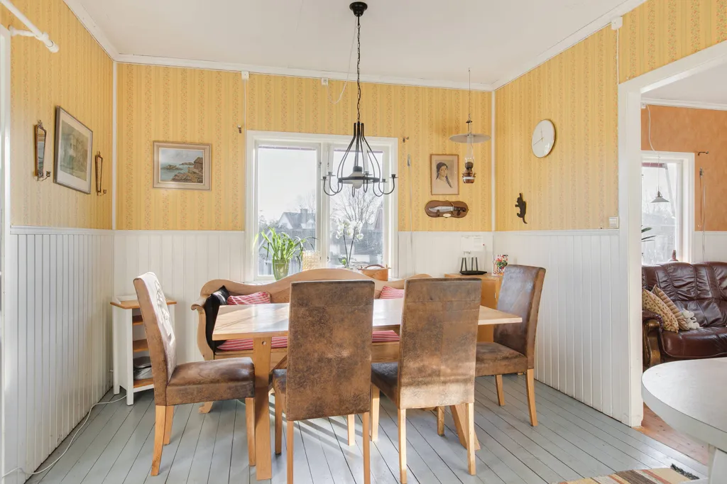 Salle à manger - Villa with Lake View in Gävle