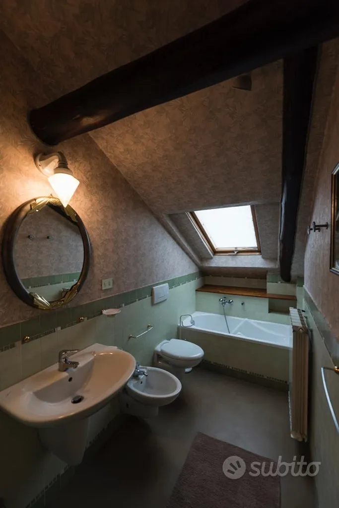 Vannitoad - Mansard Apartment in Prestigious Building, Paris